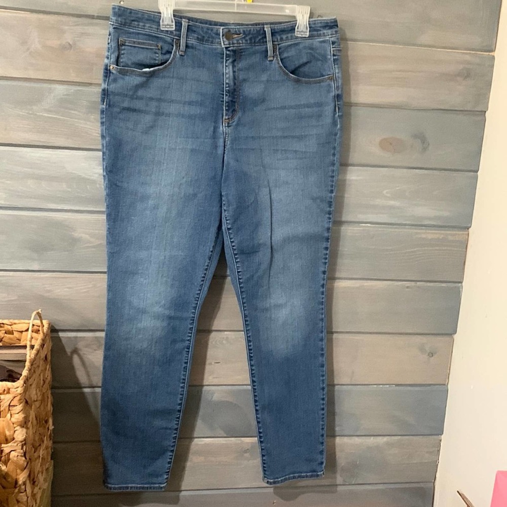 Universal thread jeans